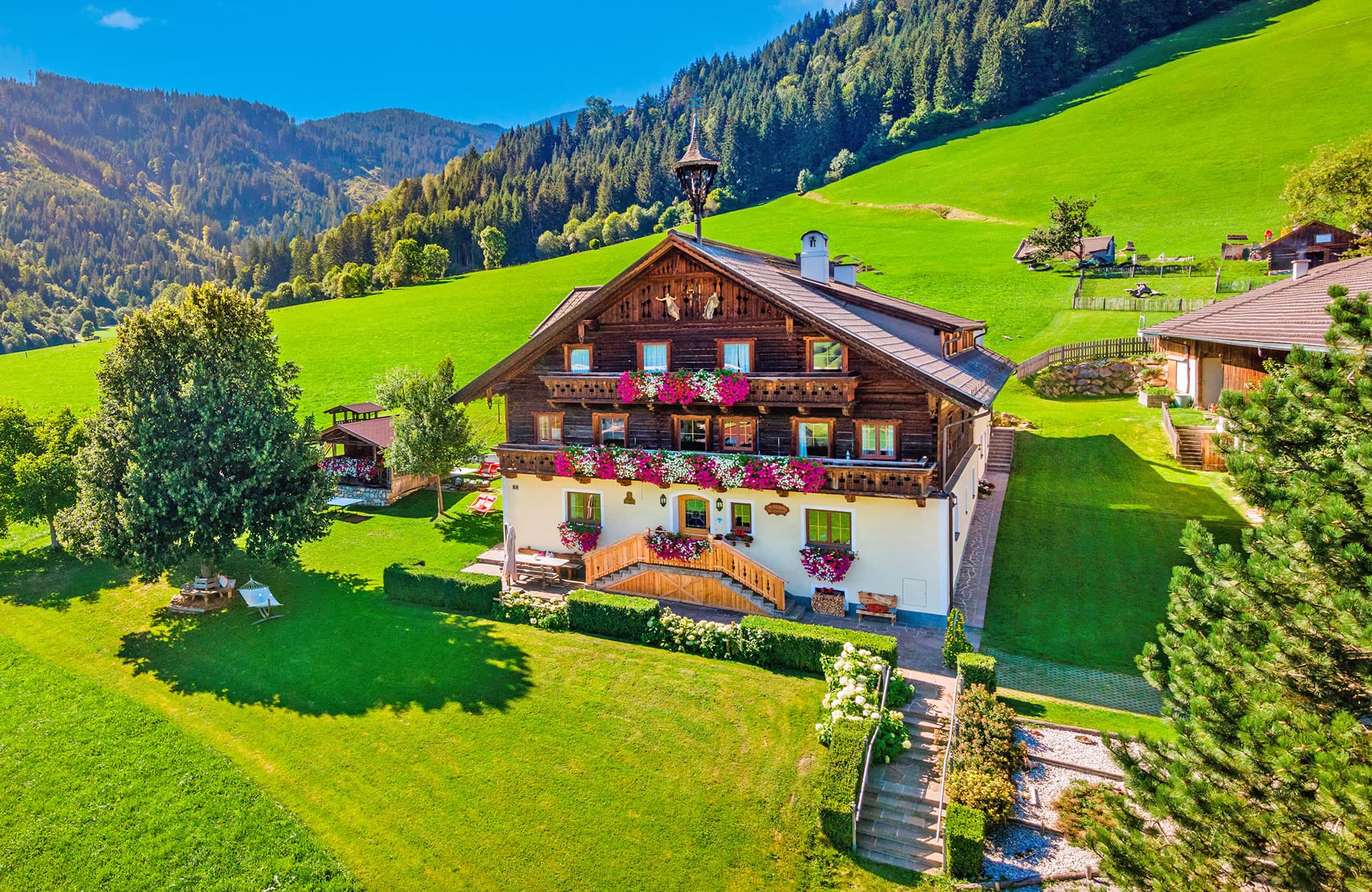 Prechtlhof farm in summer time